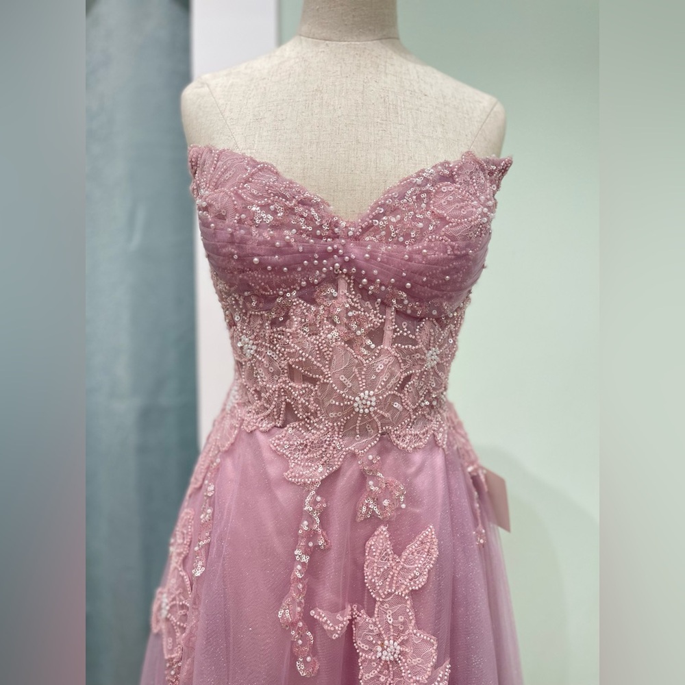 Elegant Mauve Pink Lace Prom Dress